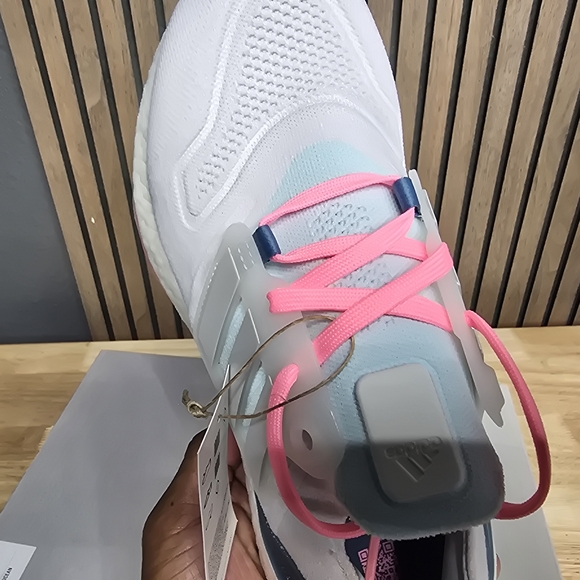 Adidas White and Pink Sneakers - Picture 5 of 12